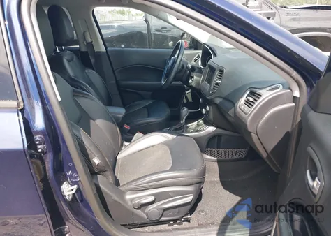 2018 Jeep Compass Latitude 4X4 from USA, damaged, VIN 3C4NJDBB4JT116122